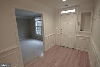 1609 Leeds Castle Dr in Vienna, VA - Foto de edificio - Building Photo