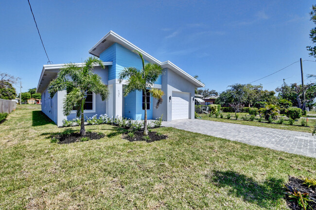 127 NW 9th Ave in Delray Beach, FL - Building Photo - Building Photo