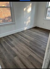 275 Linden Ave, Unit 275 Linden Ave Floor 2 in Jersey City, NJ - Foto de edificio - Building Photo