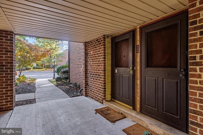 505B Cypress Point Cir in Mount Laurel, NJ - Building Photo - Building Photo