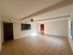 1009 Stone St in Weslaco, TX - Building Photo - Building Photo