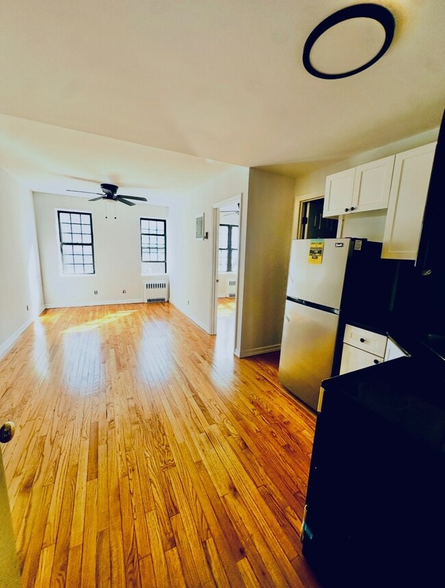 property at 890 W Beech St