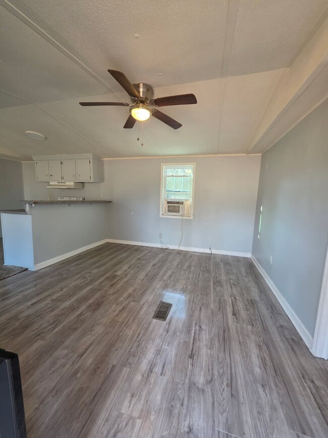 652 Rices Creek Rd in Liberty, SC - Building Photo - Building Photo