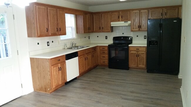 626 Wilderness Trl in Columbia, TN - Building Photo - Building Photo