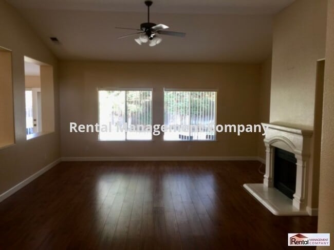 6094 N Delbert Ave in Fresno, CA - Building Photo - Building Photo