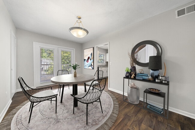 The Crossing at Henderson Mill Apartment Homes in Chamblee, GA - Foto de edificio - Building Photo