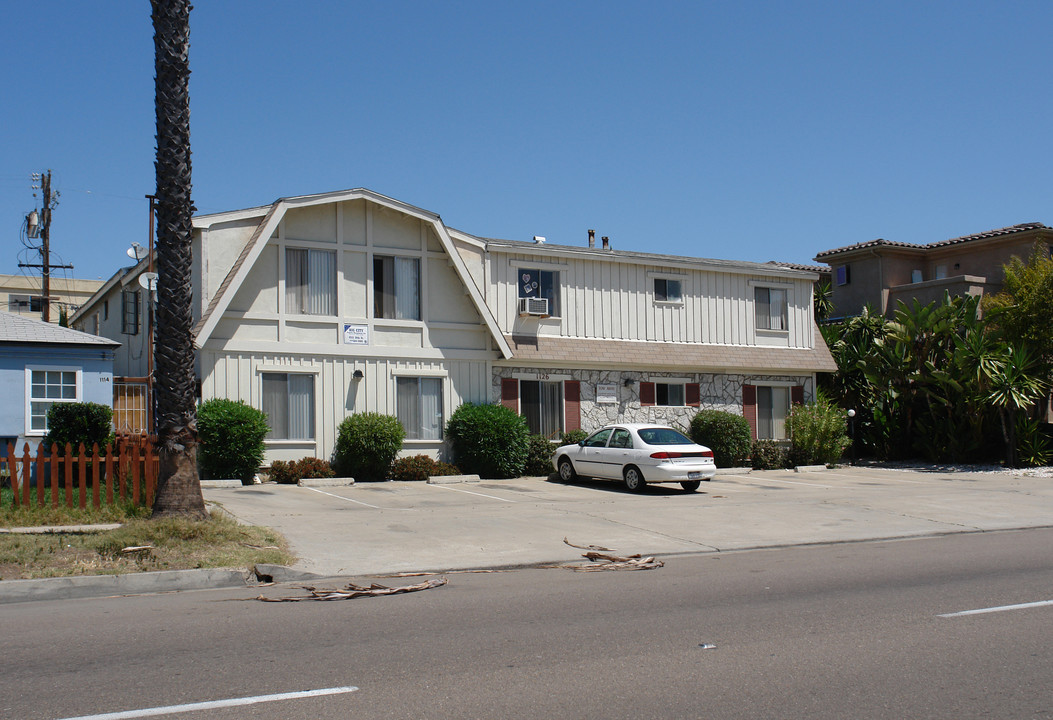 Yorkshire Apartments in San Diego, CA - Building Photo