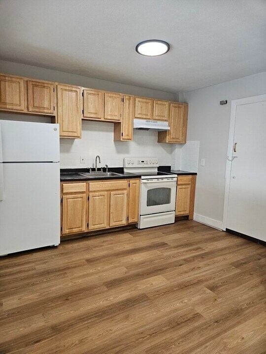 700 Cummins Hwy in Boston, MA - Building Photo