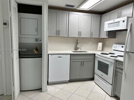 3051 SW 27th Ave in Miami, FL - Building Photo