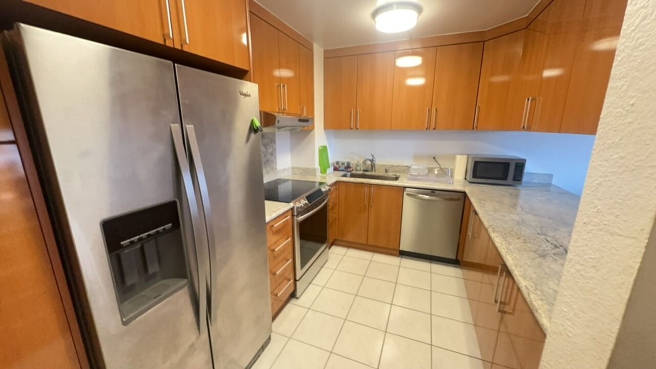 55 S Kukui St in Honolulu, HI - Building Photo
