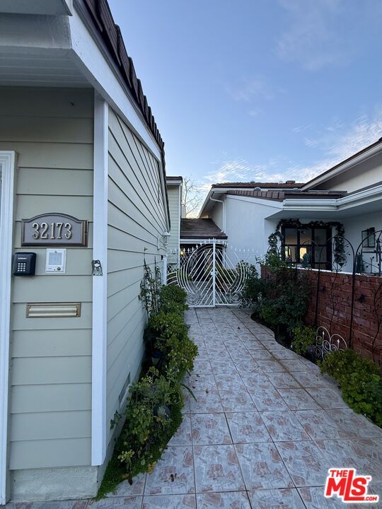 32173 Sailview Ln in Westlake Village, CA - Building Photo - Building Photo