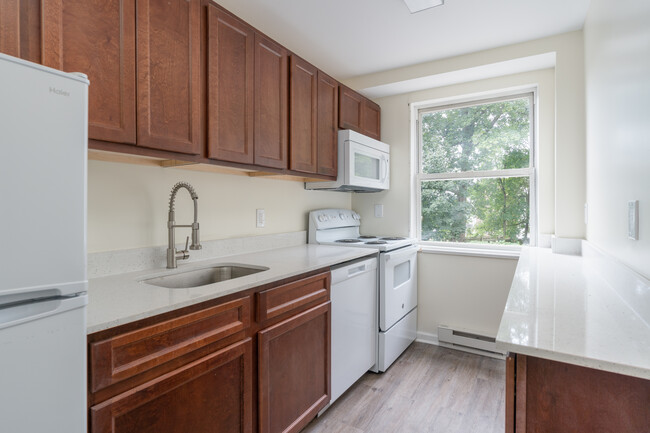 Greene Tree Apartments in Philadelphia, PA - Foto de edificio - Interior Photo