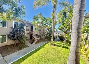 Village Terrace in San Diego, CA - Building Photo - Building Photo