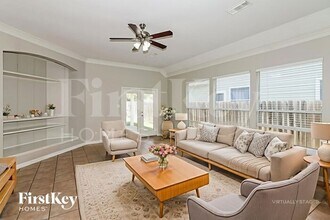 15814 Stiller Park Dr in Cypress, TX - Foto de edificio - Building Photo