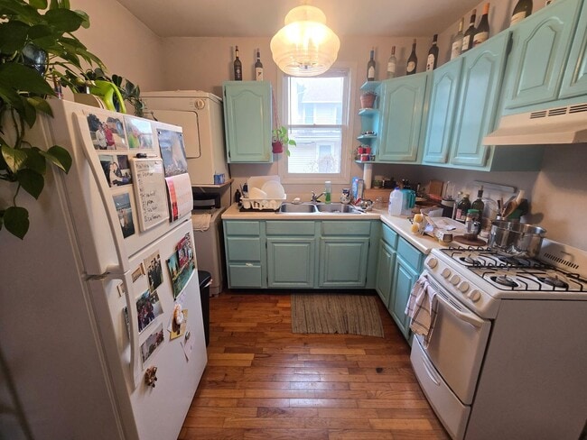 property at 712 S Vine St