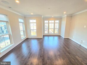 820 Fern Pl NW in Washington, DC - Foto de edificio - Building Photo