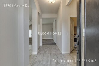 15701 Caney Dr in Edmond, OK - Building Photo - Building Photo