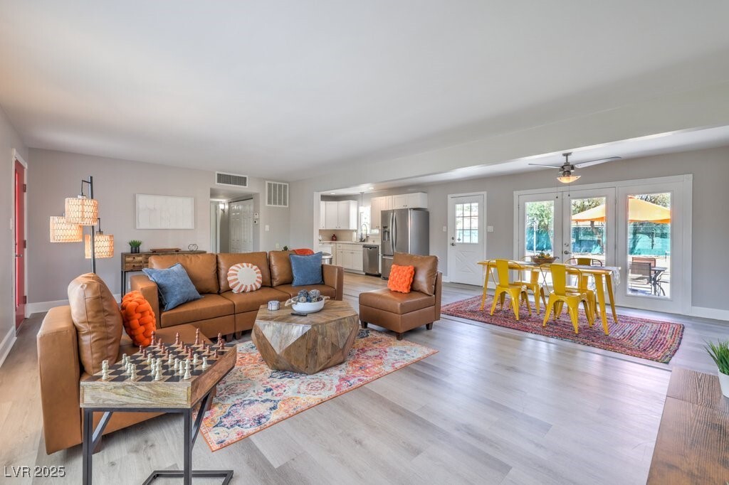 2400 Sherman Pl in Las Vegas, NV - Building Photo