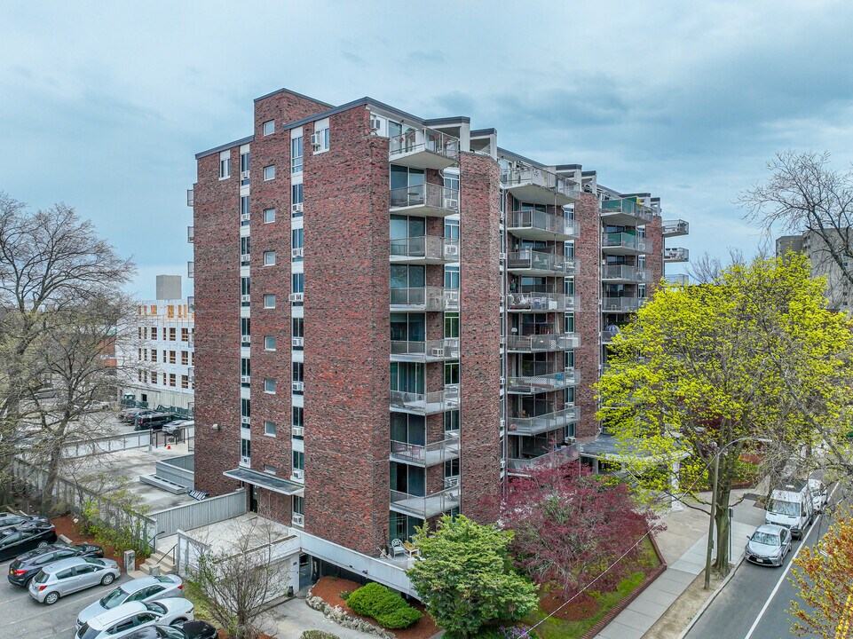 Winchester House Condominiums in Brookline, MA - Foto de edificio