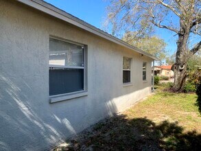4134 12th Ave S in St. Petersburg, FL - Foto de edificio - Building Photo