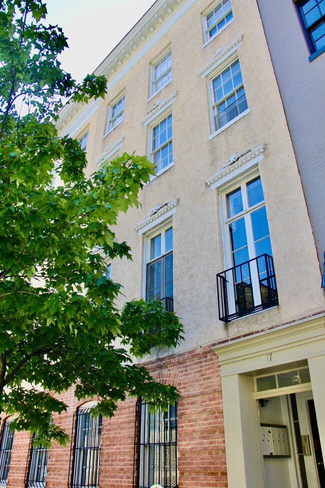 Centre Street Apartments in Baltimore, MD - Foto de edificio - Building Photo