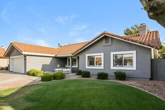 1214 E Greenway Cir in Mesa, AZ - Building Photo - Building Photo