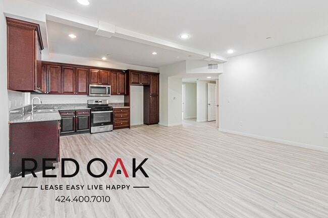 6829 Simpson Ave in Los Angeles, CA - Building Photo - Building Photo