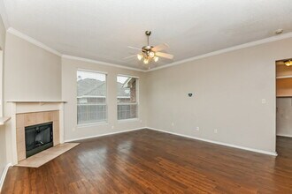 825 Mesa Vista Dr in Crowley, TX - Building Photo - Building Photo