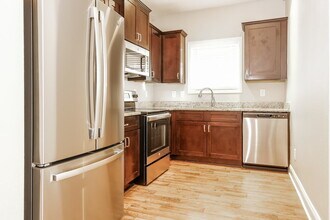 1233 Catawba Way in Murfreesboro, TN - Foto de edificio - Building Photo