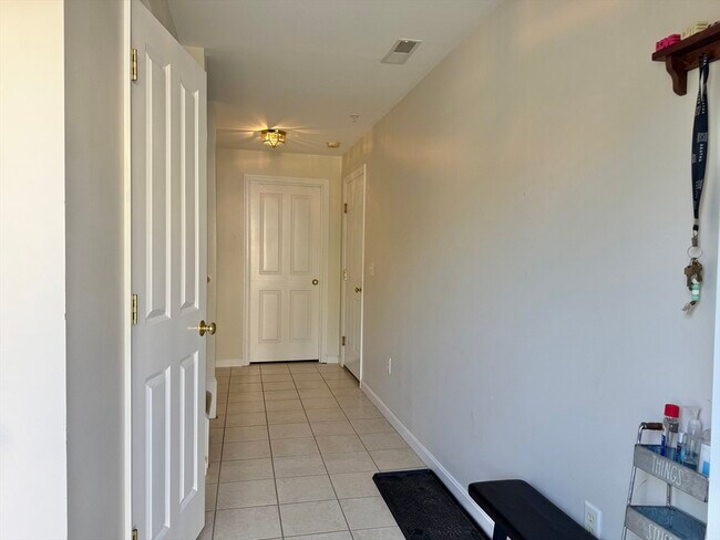 28 Daffodil Ct in Grafton, MA - Building Photo - Building Photo