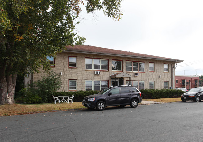 205 5th Ave in Osceola, WI - Foto de edificio - Building Photo