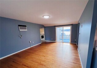 93 Grand View Dr in Warwick, RI - Foto de edificio - Building Photo