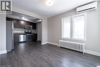 4 1/2 Ottawa St N in Hamilton, ON - Building Photo - Building Photo