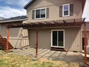 12289 SW 114th Ter in Portland, OR - Foto de edificio - Building Photo