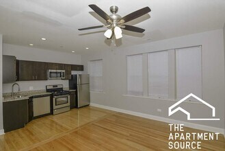 2958 N Washtenaw Ave in Chicago, IL - Building Photo - Building Photo