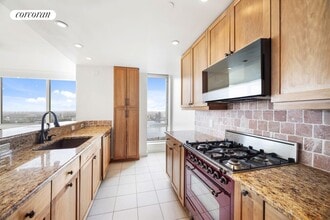 217 E 96th St in New York, NY - Building Photo - Building Photo