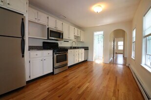 13 Vinton St, Unit 3 in Boston, MA - Building Photo
