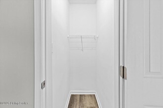 1018 S 47th St in Louisville, KY - Building Photo - Building Photo