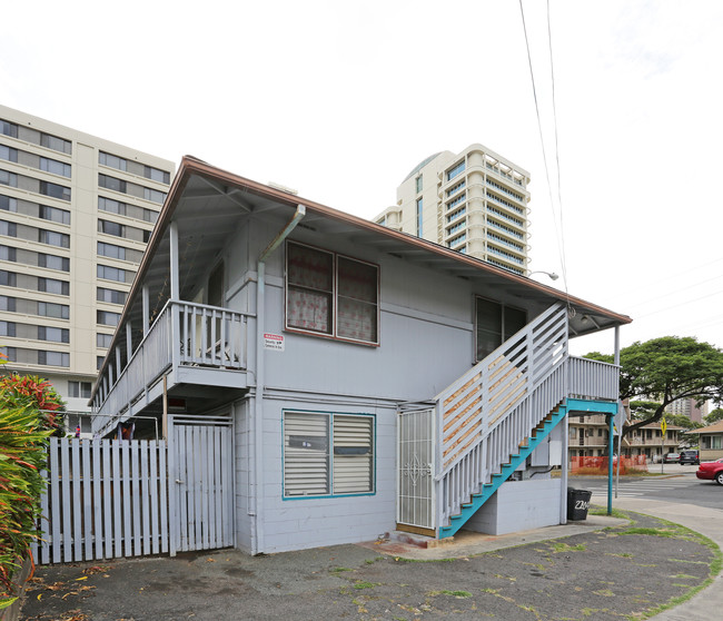 2204 Kapiolani Blvd in Honolulu, HI - Foto de edificio - Building Photo