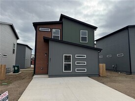 891 New York Ave, Unit B401 in Bentonville, AR - Building Photo