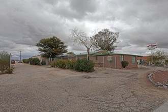 Wagon Wheel Inn Efficiency Apartments in Tucson, AZ - Building Photo - Building Photo