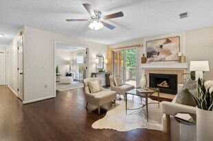 5011 Sharon Rd in Charlotte, NC - Building Photo