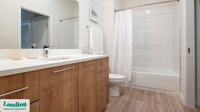 5256 International Dr, Unit 476 in Orlando, FL - Building Photo - Building Photo