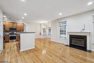 91 Patriot Hill Dr in Bernards, NJ - Building Photo - Building Photo