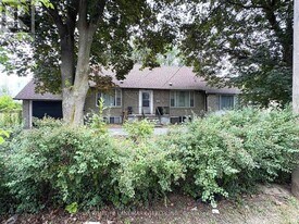 9 Lamont Ave in Toronto, ON - Building Photo