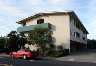 1364 Laurel St in San Carlos, CA - Building Photo - Building Photo