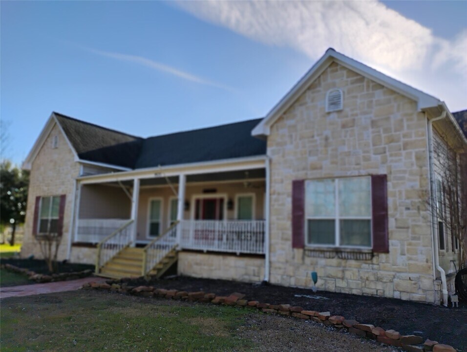 9500 Mayfield Ave in Shiro, TX - Building Photo