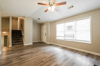 5767 Riverside Dr in Sugar Hill, GA - Building Photo - Building Photo