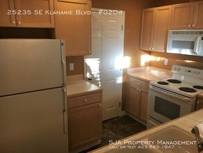 25235 SE Klahanie Blvd in Issaquah, WA - Building Photo - Building Photo