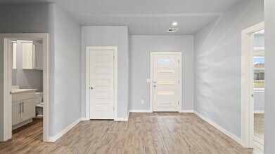 213 Olde Ml Ct in Jones, OK - Building Photo - Building Photo